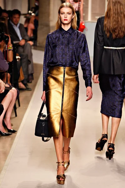 Look 30